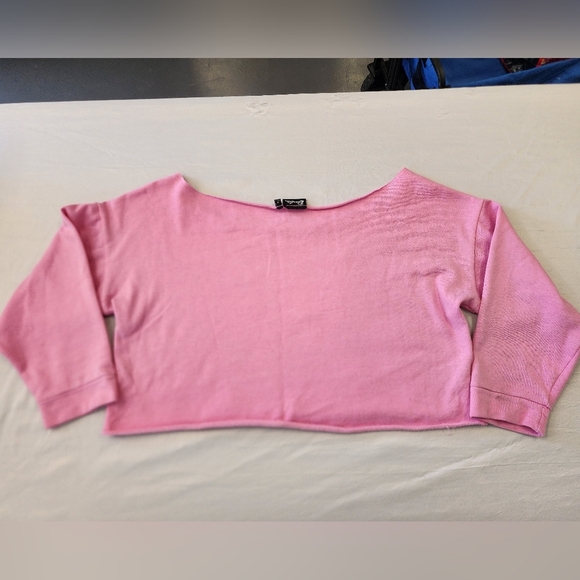 Mattel Womens Barbie Pink Off-Shoulder Cropped Oversized Sweatshirt Top sz MD - Picture 11 of 14